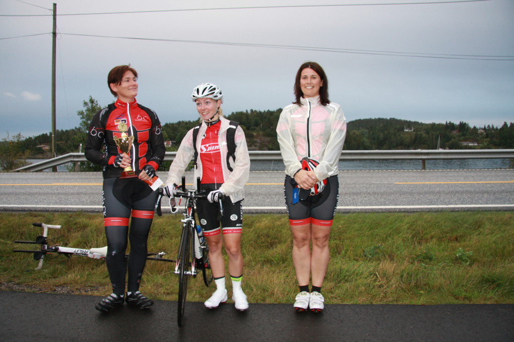 Fra venstre Bjørg Gustavsen (Blindleia CK), Stine Borgli (Bryne CK) og Margit Realfsen (Blindleia CK)